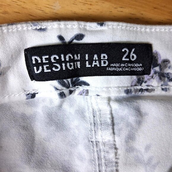 Design Lab White Floral Jeans - Size 26 - Picture 2 of 11